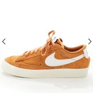 Nike “Russet Orange” Paints A Plush Nike Blazer Low ‘77 Vintage